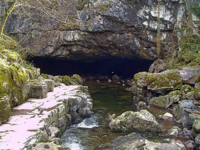 The entrance to Porth yr ogof. Photo: Herby CC-BY-SA-3.0