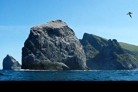 Stac Lee, Rob Woodall's final marilyn, with Stac an Armin to the left and Boreray on the right. Photo: Russel Wills CC-BY-SA-2.0 Stac Lee, Rob Woodall's final marilyn, with Stac an Armin to the left and Boreray on the right. Photo: Russel Wills CC-BY-SA-2.0