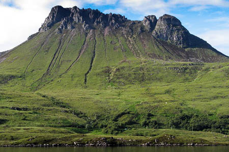 Stac Pollaidh, scene of the rescue. Photo: Gordie Brown CC-BY-SA-2.0