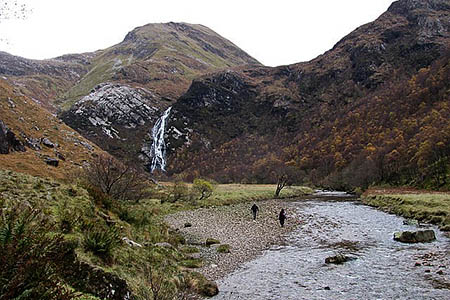 The path has collapsed near Steall Meadows. Photo: Richard Webb CC-BY-SA-2.0 The path has collapsed near Steall Meadows. Photo: Richard Webb CC-BY-SA-2.0