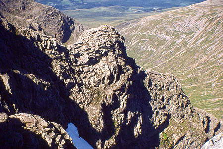 Tower Ridge, with Great Tower and Tower Gap, scene of the incident. Photo: Jim Barton CC-BY-SA-2.0
