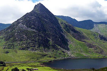Tryfan, scene of the rescue. Photo: Terry Hughes CC-BY-SA-2.0