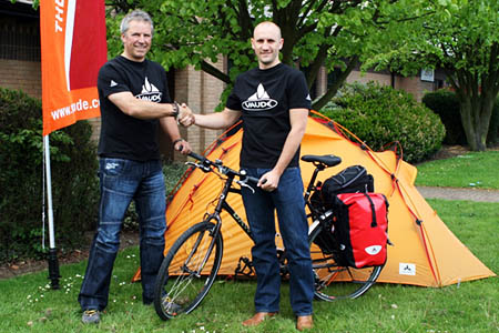 Chris Davison, left, of Vaude and Craig Pollard from Cycle Africa Chris Davison, left, of Vaude and Craig Pollard from Cycle Africa