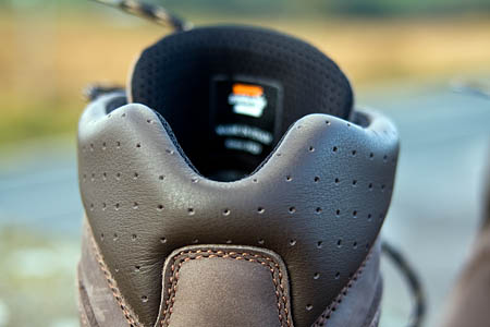 The Microtex wicking collar helps keep feet cool The Microtex wicking collar helps keep feet cool